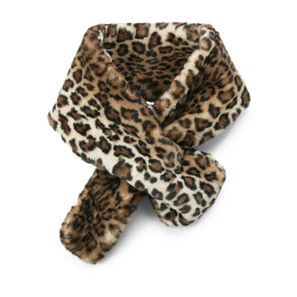 CAbi Accessories - Cabi NWT Bundle-Up Scarf, one size, Black/Tan Leopard print